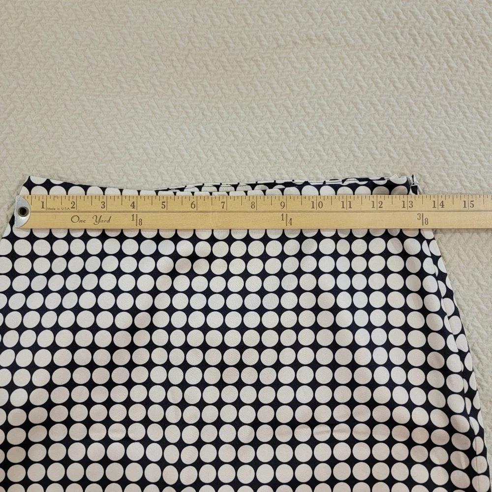 Banana Republic Silk Black and Beige  Polka Dot Skirt Women's Size 0